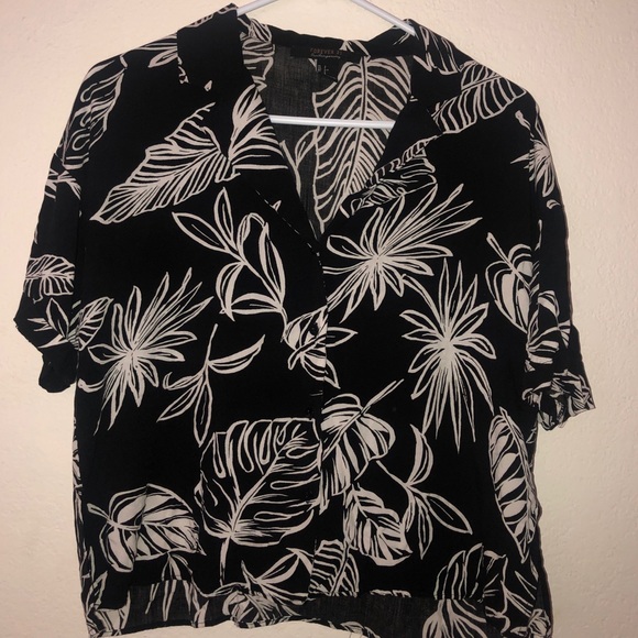 Forever 21 tropical button up - Picture 1 of 3